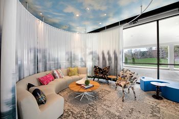 Transformable butterfly meeting rooms
